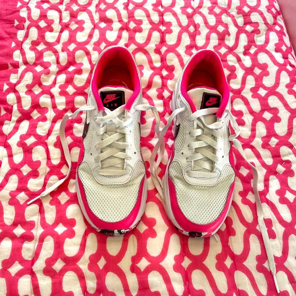 nike air maxes